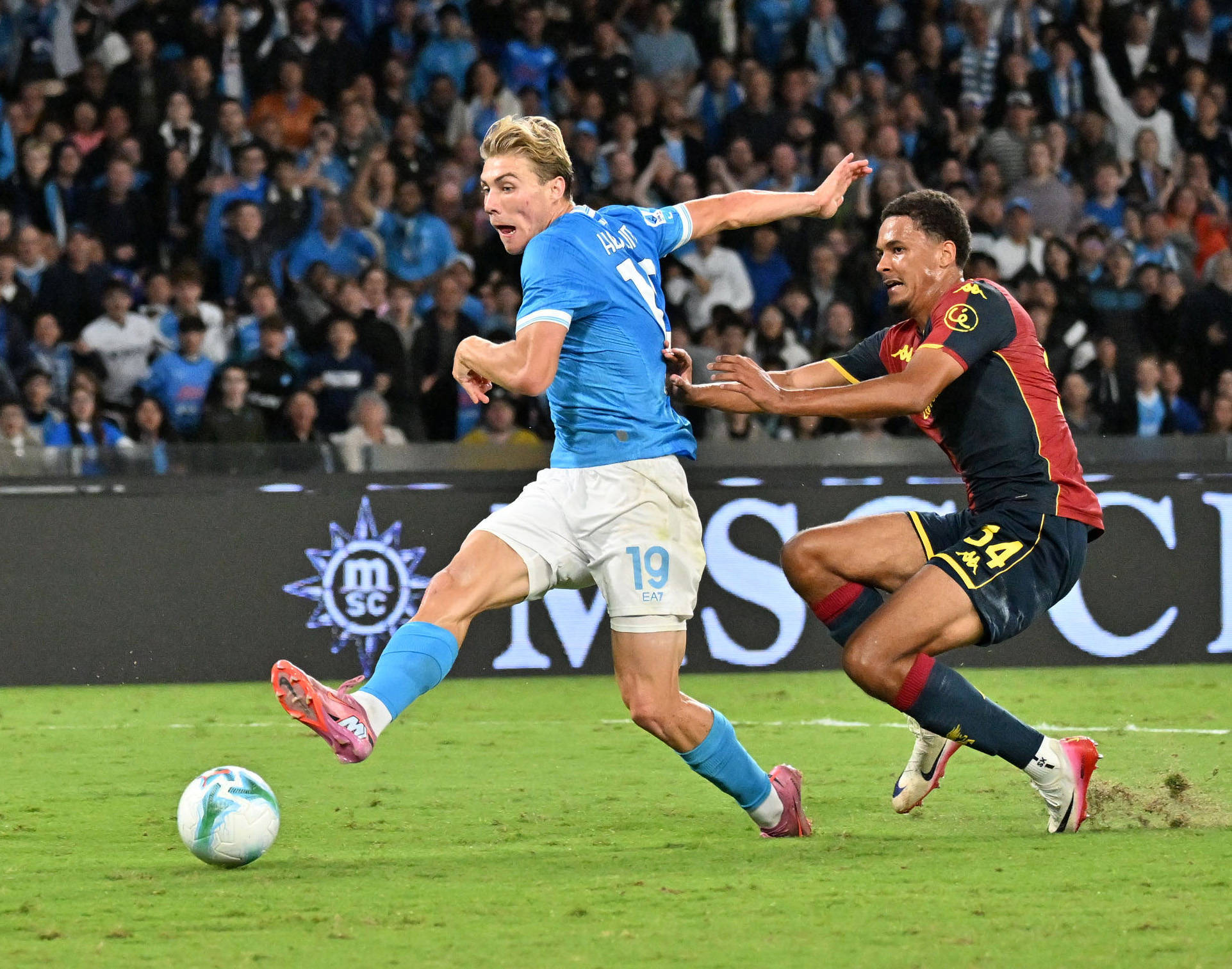 （体育）足球——意甲：那不勒斯胜热那亚